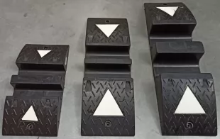 Najazd kablowy, próg, najazd na kable gumowy drogowy Heavy 40T, 2x kanał 7,5cm