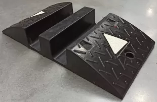 Najazd kablowy, próg, najazd na kable gumowy drogowy Heavy 40T, 2x kanał 9cm