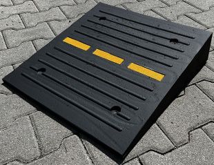 Najazd krawężnikowy, podjazd pod krawężnik 11cm - PCV