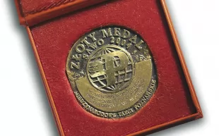 Podłogowy ciąg ewakuacyjny - znak ewakuacyjny - AC203