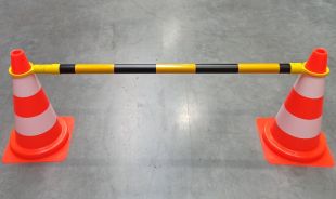 Poprzeczka teleskopowa na pachołki, barierka