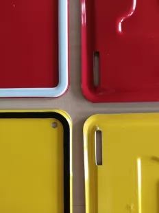 Posprzątaj po swoim psie - tabliczka tłoczona aluminiowa - czerwona