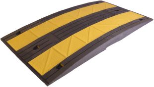Próg zwalniający drogowy - liniowy, listwowy 5cm, najazd 90cm - U-16 PW-90