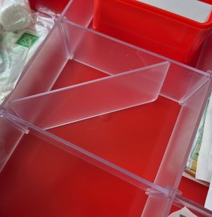 Przegrody apteczki pierwszej pomocy