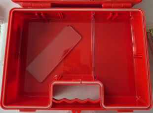 regulowane przegródki apteczki