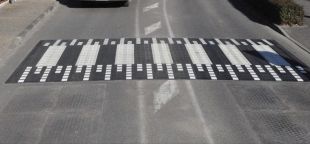 Segmentowy próg zwalniający płytowy drogowy gumowy 10cm U-16