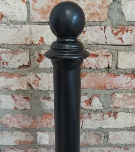 Słupek ozdobny, metalowy, kula - chodnikowy, miejski, retro