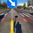 Słupek przeszkodowy, pylon U-5a na azyle drogowe, wysepki, otwór na znak drogowy