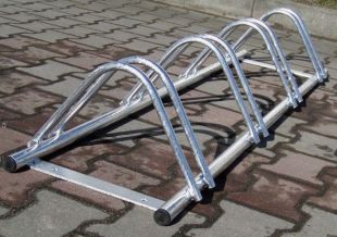 Stojak rowerowy zewnętrzny miejski ocynkowany czteromiejscowy szeroki 150 cm