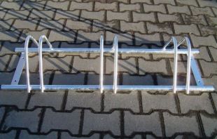 Stojak rowerowy zewnętrzny miejski ocynkowany trzymiejscowy 121 cm