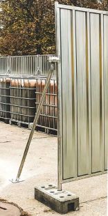 Stopa podstawa betonowa pod ogrodzenie metalowe