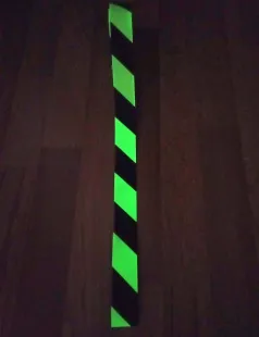 Taśma antypoślizgowa czarno-fotoluminescencyjna 10m