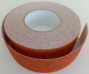 Taśma antypoślizgowa samoprzylepna na podłogę 18m - marmurkowa, pomarańczowa