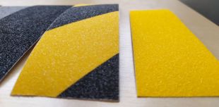 Taśma antypoślizgowa samoprzylepna na podłogę 2,5/5/10 cm x 18m - żółta