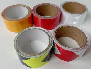 Taśma odblaskowa samoprzylepna konturowa-mikropryzmatyczna, biała