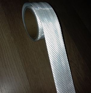 Taśma odblaskowa samoprzylepna konturowa-mikropryzmatyczna, biała