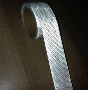 Taśma odblaskowa samoprzylepna konturowa-mikropryzmatyczna, biała