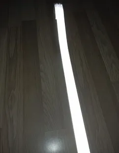 Taśma odblaskowa samoprzylepna konturowa-mikropryzmatyczna, biała