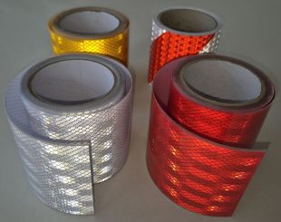 Taśma odblaskowa samoprzylepna konturowa-mikropryzmatyczna, biała