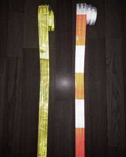 Taśma odblaskowa samoprzylepna konturowa-mikropryzmatyczna, biało-czerwona