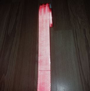 Taśma odblaskowa samoprzylepna konturowa-mikropryzmatyczna, czerwona