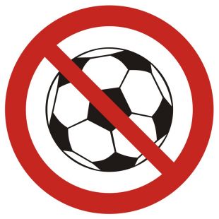 Zakaz gry w piłkę - znak bhp zakazujący - GB035