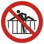 Zakaz przechodzenia przez ogrodzenie - znak bhp zakazujący