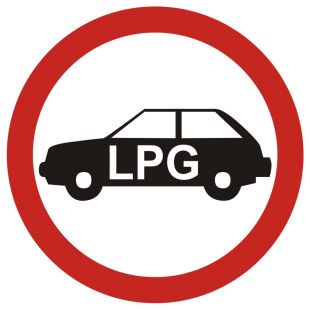 Zakaz wjazdu pojazdów napędzanych gazem (do garaży podziemnych i na parkingi o szczególnym przeznacz.) - znak PCV