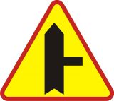 Znak A-6b Skrzyżowanie z drogą podporządkowaną występującą po prawej stronie - drogowy ostrzegawczy - Strefa zamieszkania – o czym informuje znak D-40?