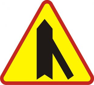 Znak A-6d Wlot drogi jednokierunkowej z prawej strony - drogowy ostrzegawczy