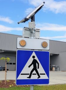 Znak aktywny przejście dla pieszych D-6 z panelem solarnym - 2 sztuki