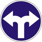 Znak C-8 Nakaz jazdy w prawo lub w lewo - drogowy nakazu