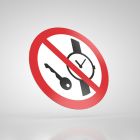 Znak podłogowy, naklejka BHP - Zakaz wstępu z przedmiotami metalowymi i zegarkami