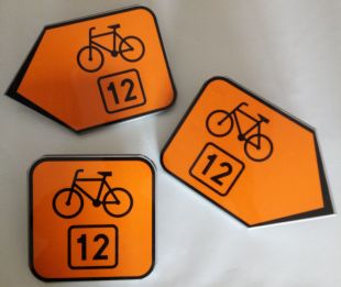 Znak R-4 Informacja o szlaku rowerowym R-4 - drogowy