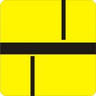 Znak T-6d Tabliczka wskazująca prostopadły przebieg drogi z pierwszeństwem przez skrzyżowanie oraz układ dróg podporządkowanych - drogowy