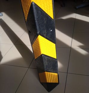 żółto-czarne pasy ostrzegawcze